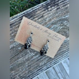 Retro-style Dangle Earrings